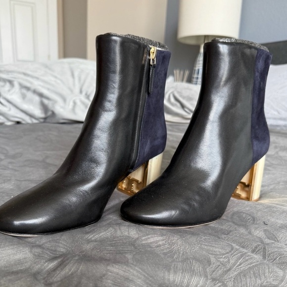 RARE Tory Burch Gigi Black Leather and Navy Suede Ankle Boots - Picture 2 of 8